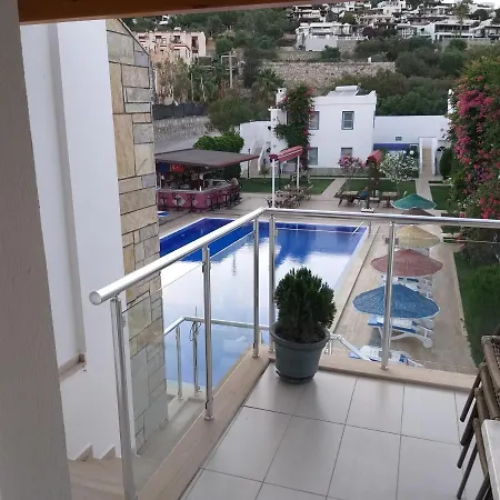 Apart Otel Paradise 3*