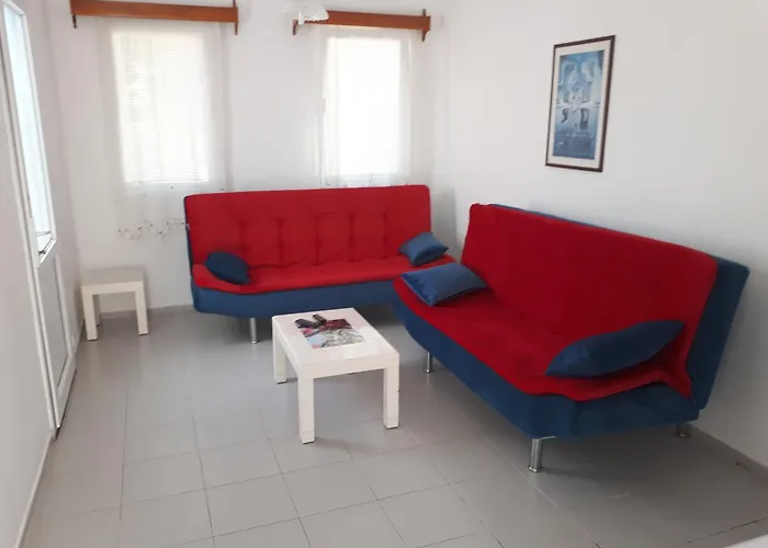 Paradise Ξενοδοχείο με διαμερίσματα 3*