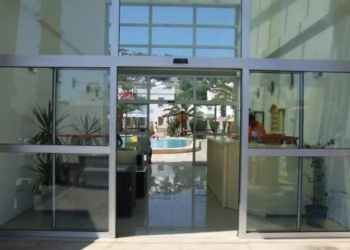 Paradise מלון דירות