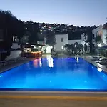 Paradise Aparthotel