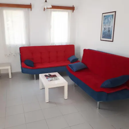 Paradise アパートホテル 3*