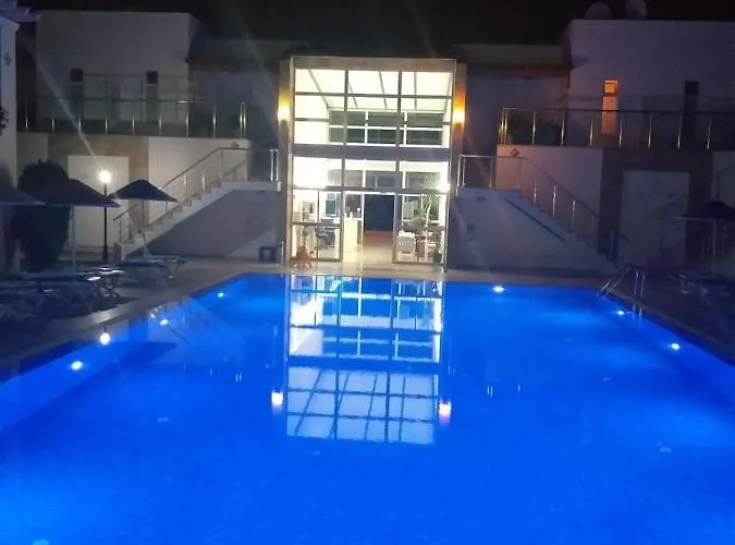 Aparthotel Paradise 3*